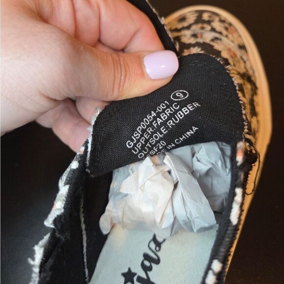 Gypsy Jazz velcro slip ons - Picture 3 of 4